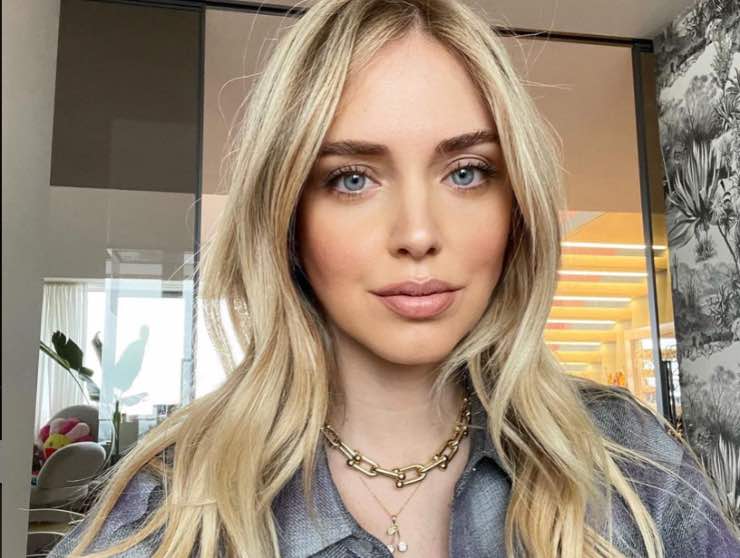 chiara ferragni botta risposta su gestione vaccini