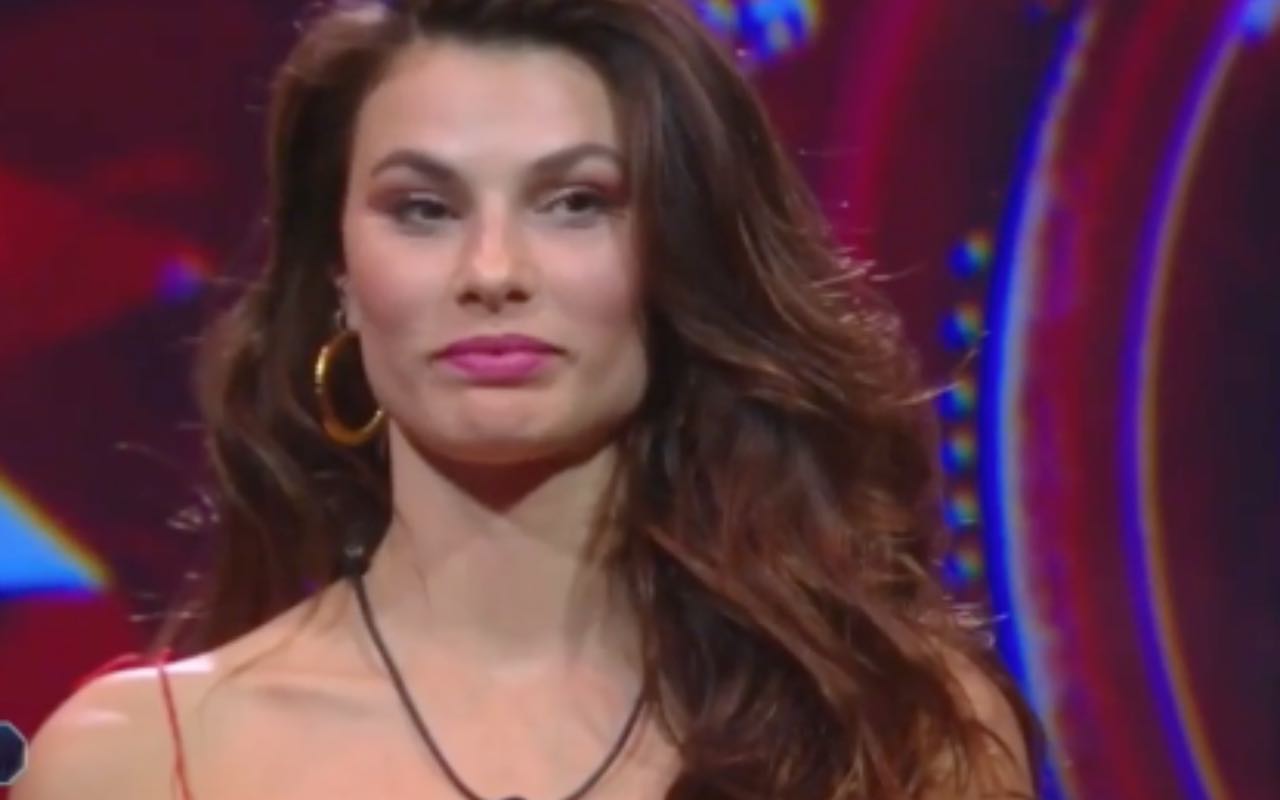 Dayane Mello