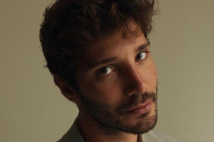 stefano de martino maria de filippi ospite