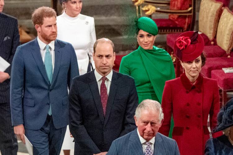 Royal Family, chiamata a sorpresa