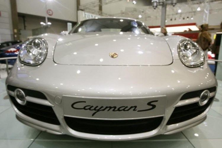 porsche ritiro 911 cayman automobili cina difetto fabbrica