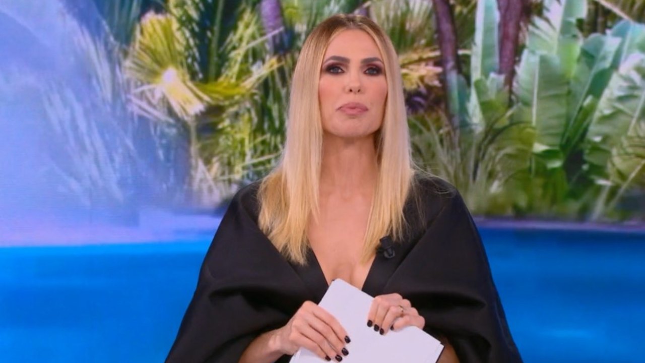 Ilary Blasi sedicesima puntata Isola dei Famosi