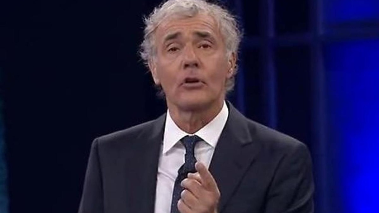 Massimo Giletti serio