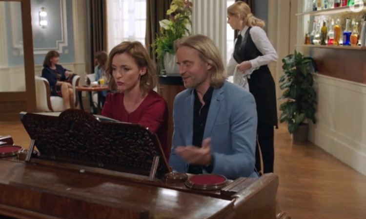 Cornelia e Michael al pianoforte