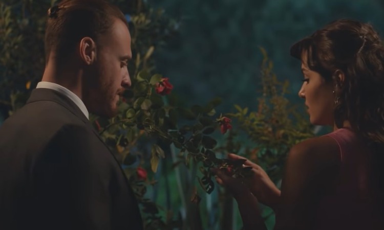 Eda e Serkan Love is in the air