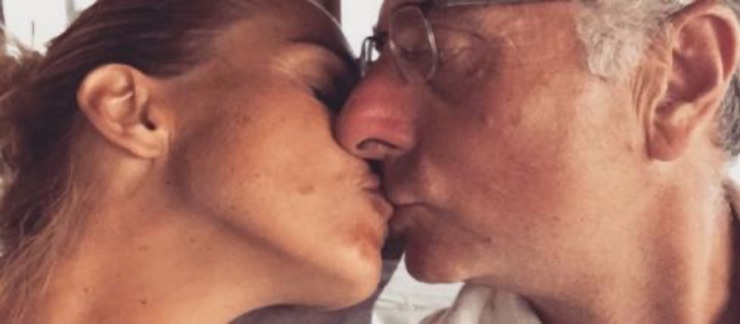 Paolo Bonolis e Sonia Bruganell (Donnamoderna.com)