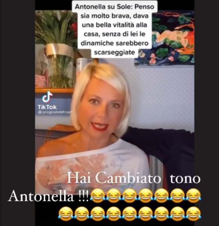 Post Wendy Kay su Antonella Elia