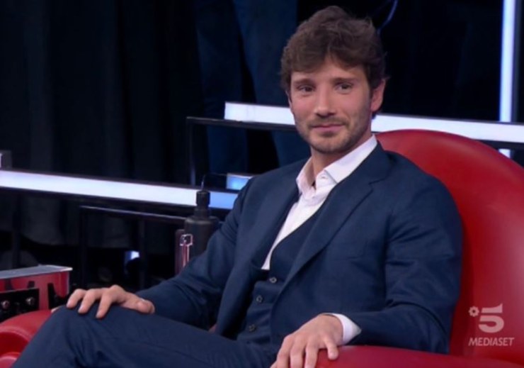 Stefano De Martino (Mediaset play)