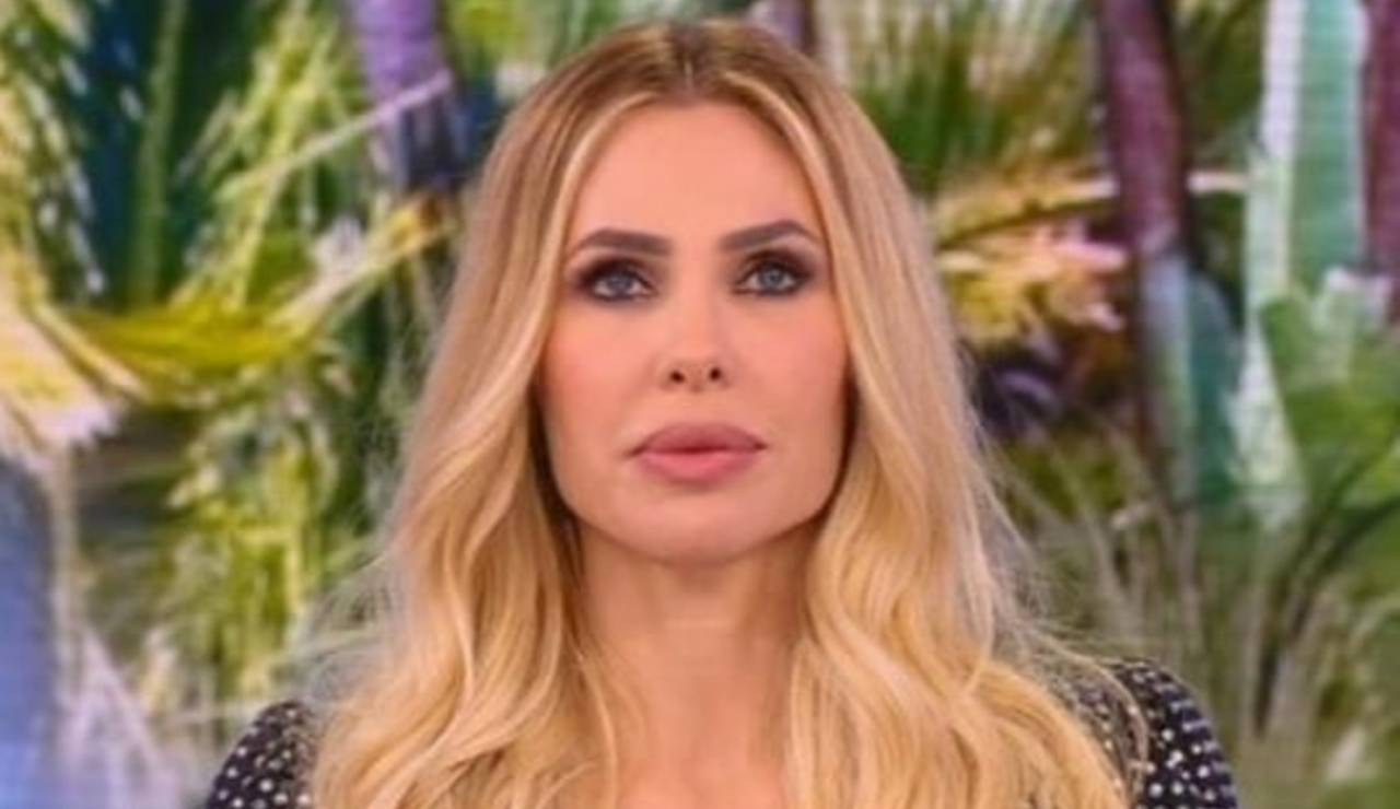 Ilary-Blasi (Isoladeifamosi.mediaset.it)