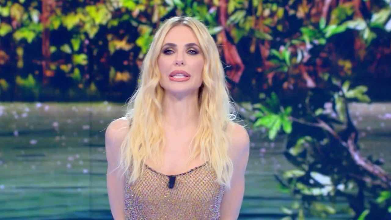 Ilary-Blasi (Isoladeifamosi.mediaset.it)