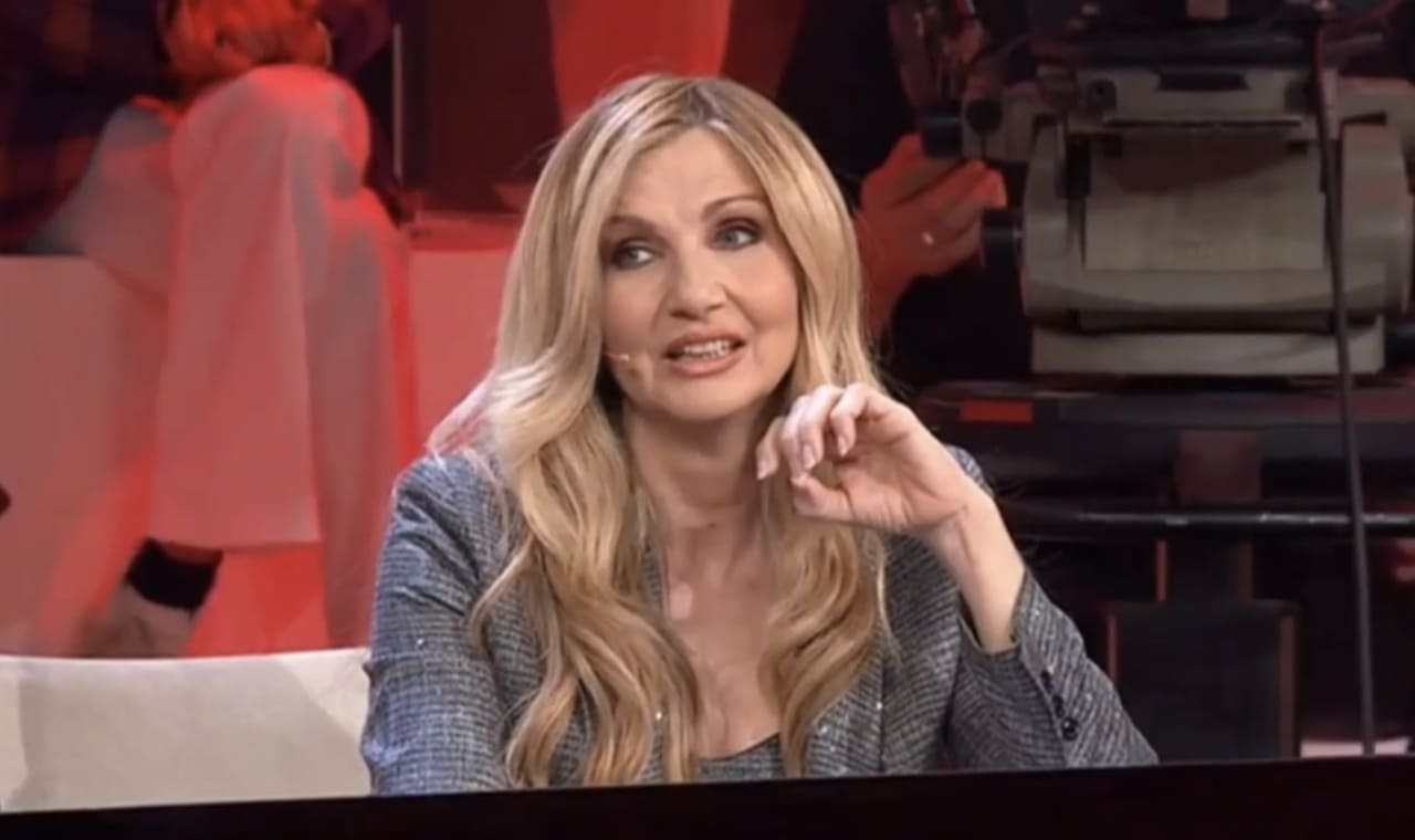 Lorella-cuccarini (Mediaset play)