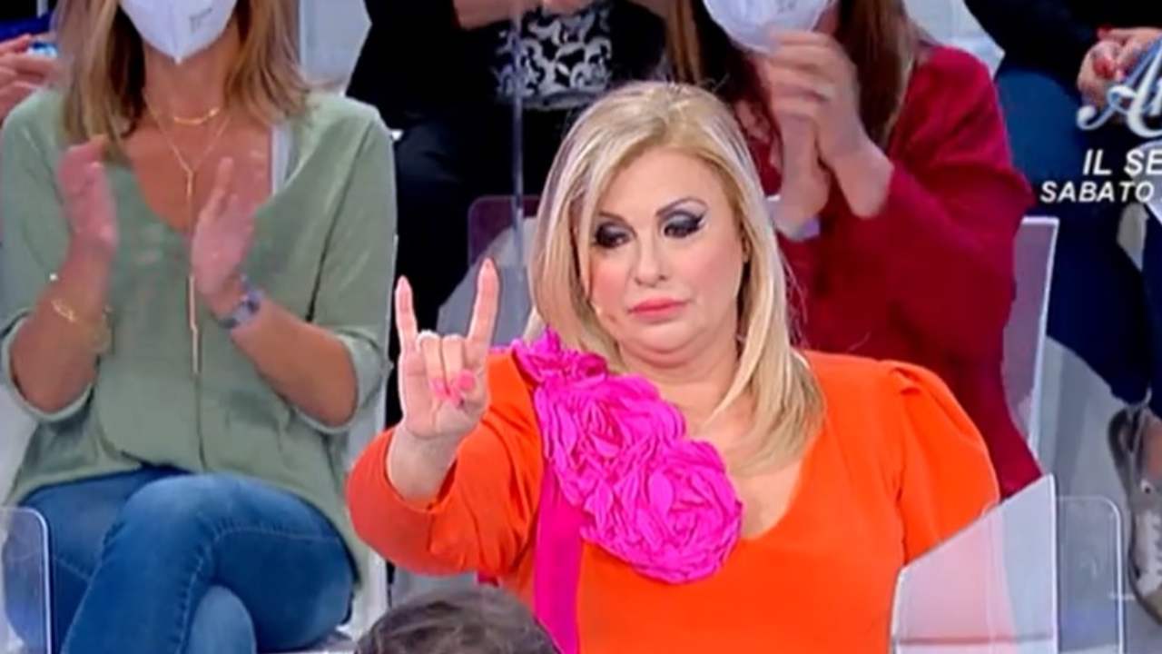 tina-cipollari-corna (Witty tv)