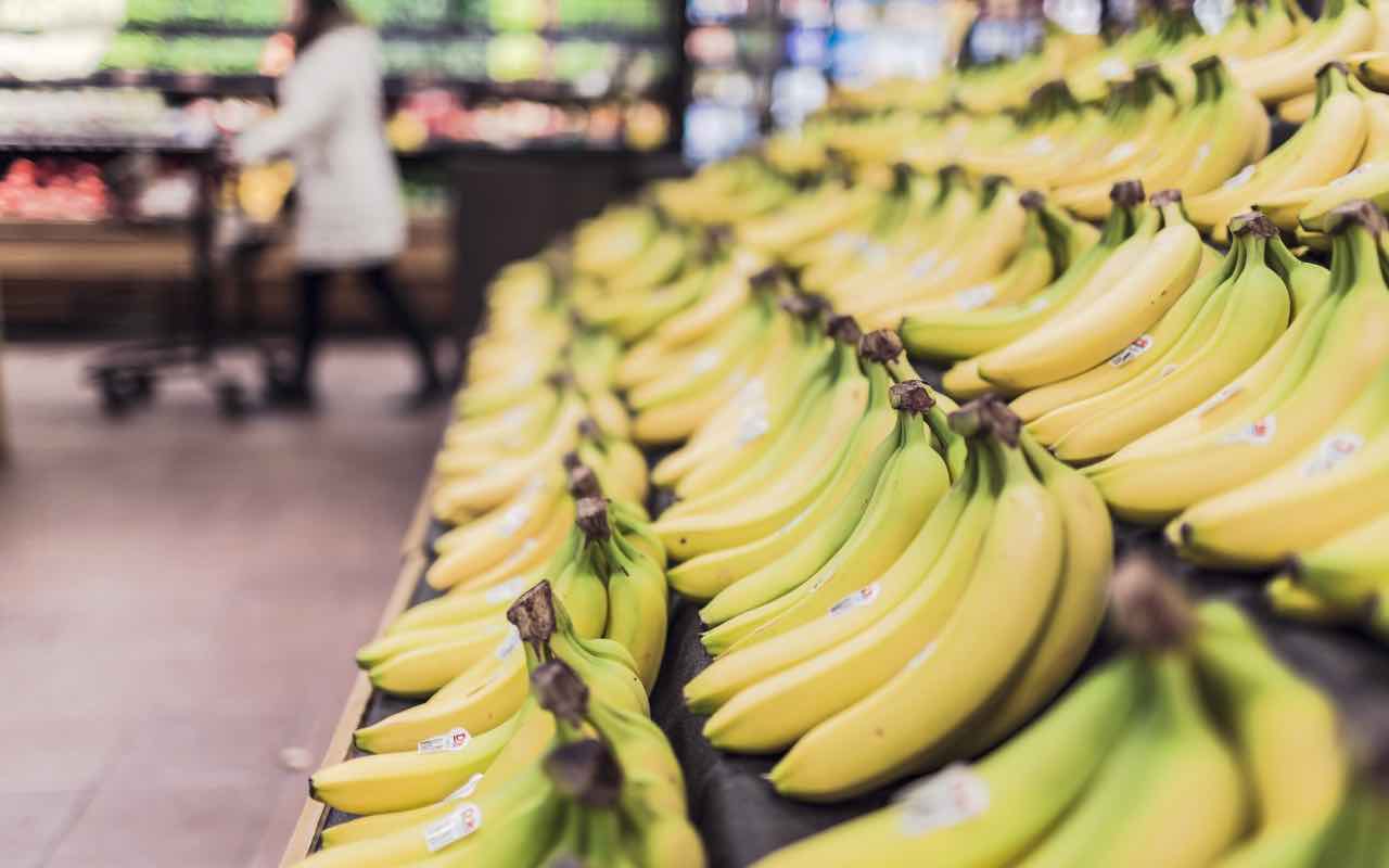 Banane supermercato (Pixabay)