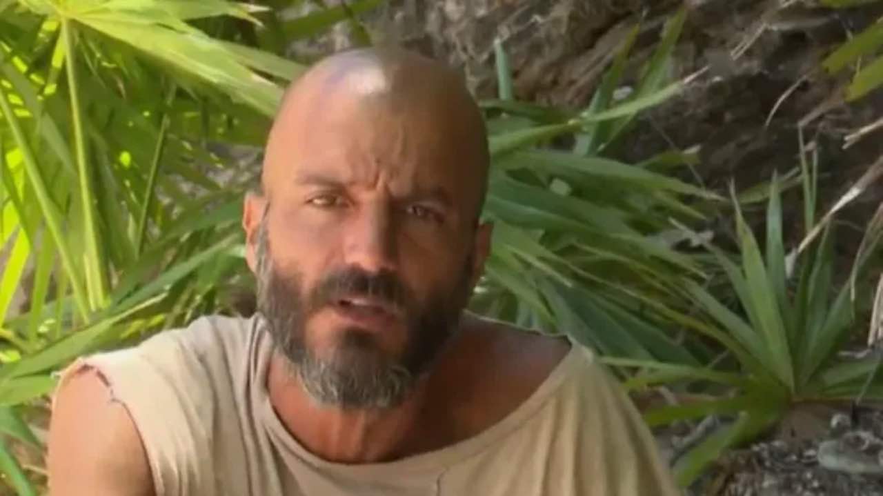 Nicolas-Vaporidis-Isola-dei-famosi-1