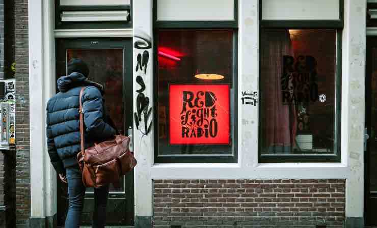Vetrine a luci rosse ad Amsterdam: addio