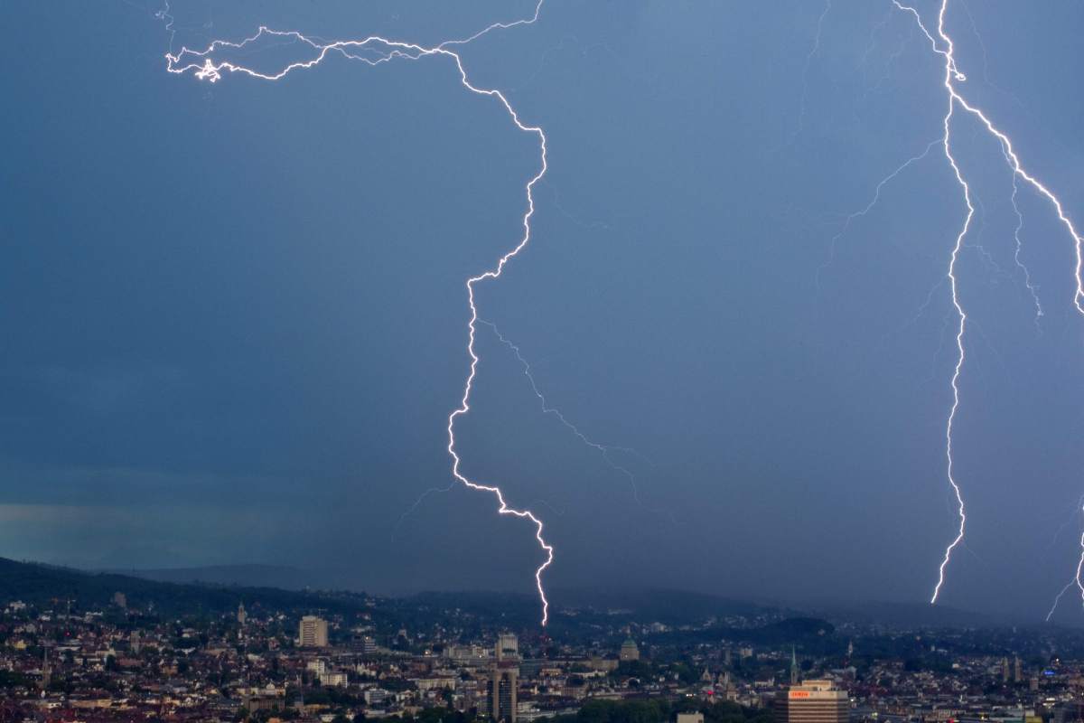 Fulmini che squarciano il cielo italiano