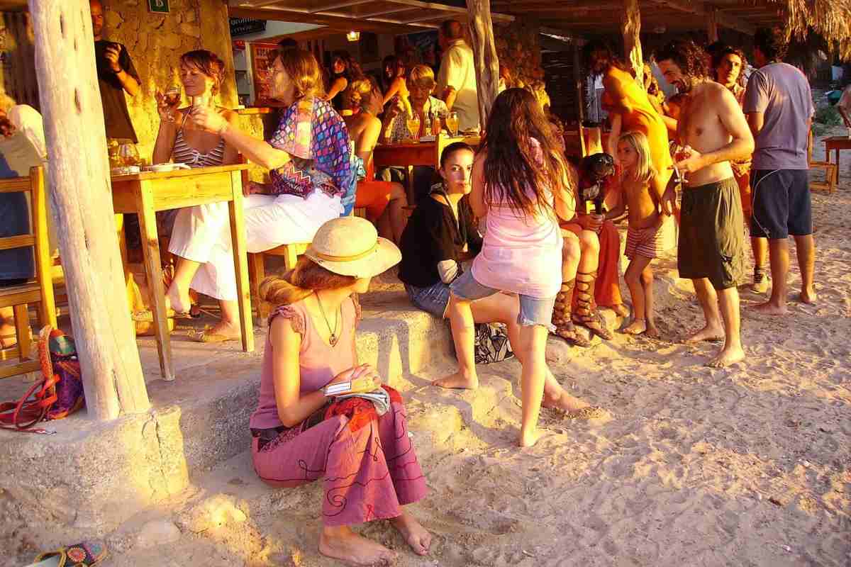 Movida in un bar ad Ibiza