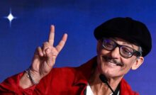 Rosario Fiorello sorride in conferenza stampa