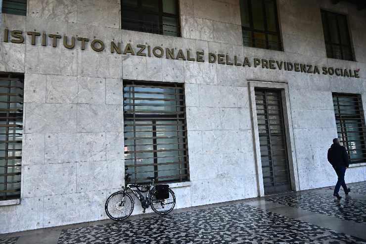 La sede Inps in piazza della Vitoria, Genova