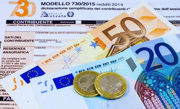 modello 730 con soldi euro