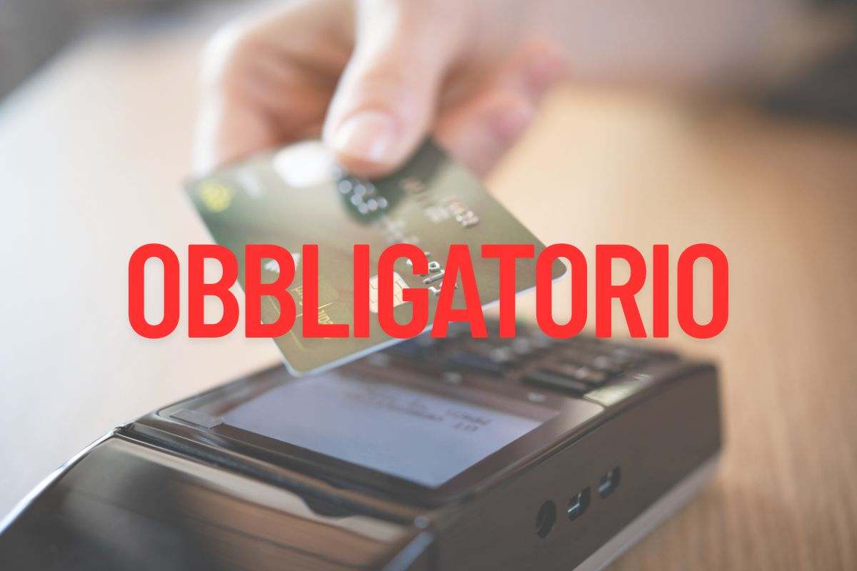 pagamento con pos e scritta "obbligatorio"