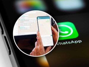 icona di whatsapp e nel cerchietto uno smartphone