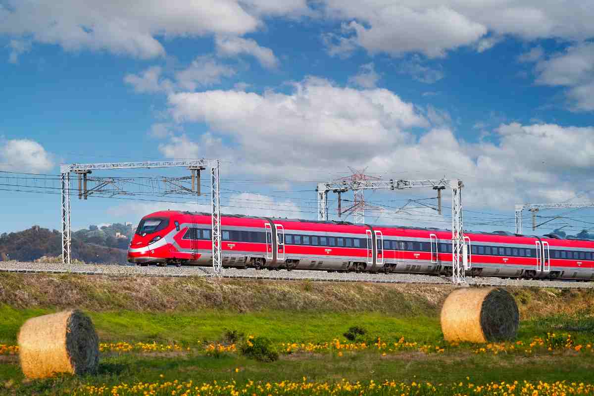 un treno Frecciarossa in marcia